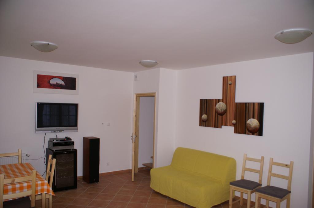 Hotel Oeregtoelgy Panzio Csongrád Camera foto