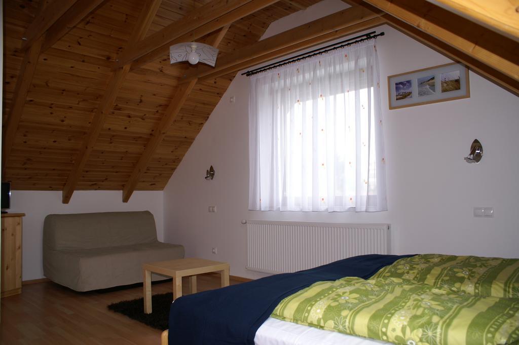 Hotel Oeregtoelgy Panzio Csongrád Camera foto